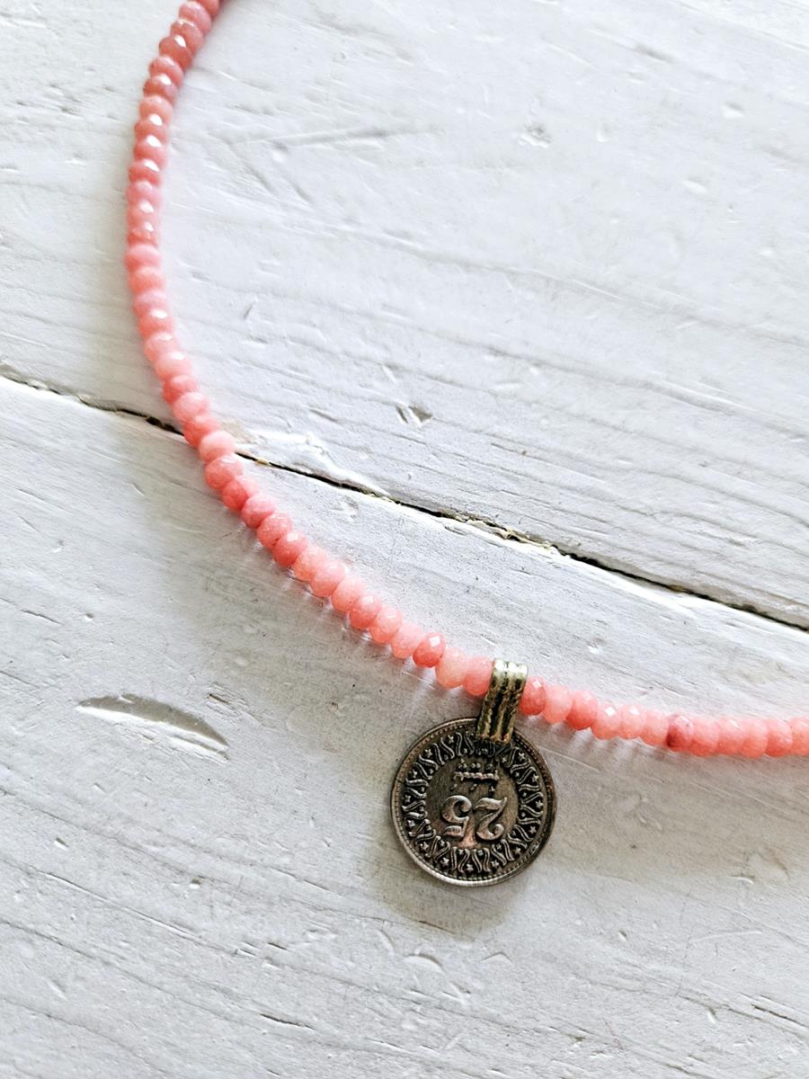 Gargantilla coral pastel moneda | NOM104 | Bohemian Barcelona, freespirit, lifestyle.